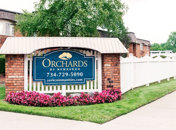 37140 Orchard Cir - Westland, MI