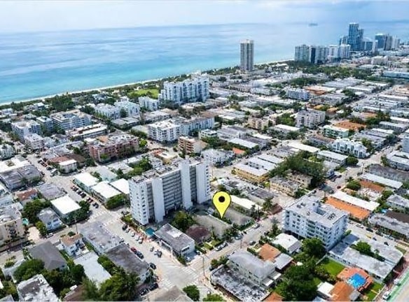 7821 Carlyle Ave #4 - Miami Beach, FL