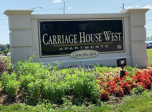 Carriage House West Apartments - Indianapolis, IN