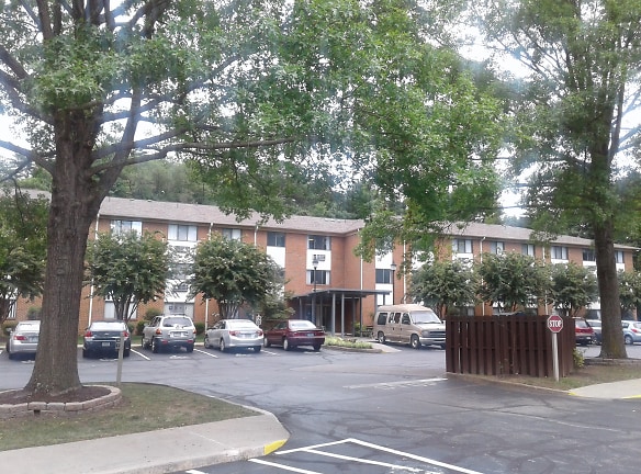 Fairington Apartments - Roanoke, VA