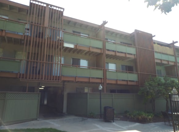 Woodland Park Apartments - East Palo Alto, CA