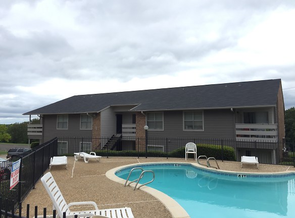 The Summit Apartments - Athens, TX