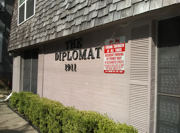 Diplomat Apartments - Austin, TX