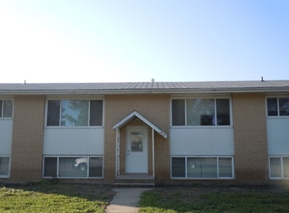 1929 2nd Ave SW - Minot, ND