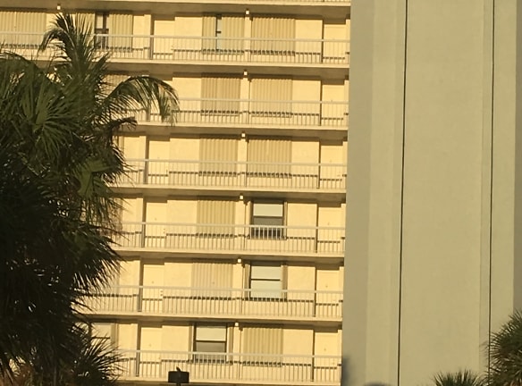 Oceana South Condominium II Apartments - Jensen Beach, FL
