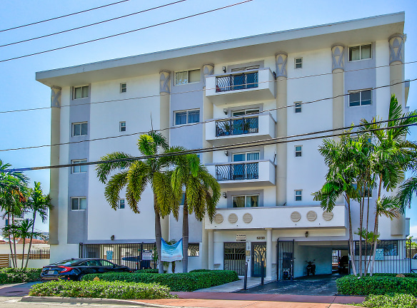 Crespi Apartments - Miami Beach, FL