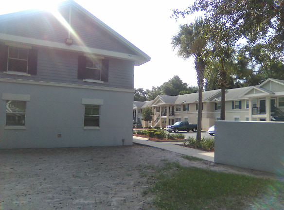 Renaissance Village Apartments - Jacksonville, FL