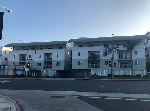 Glendale City Lights Apartments - Glendale, CA