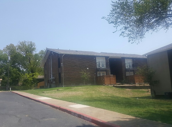 Riverbend Apartments - De Soto, TX