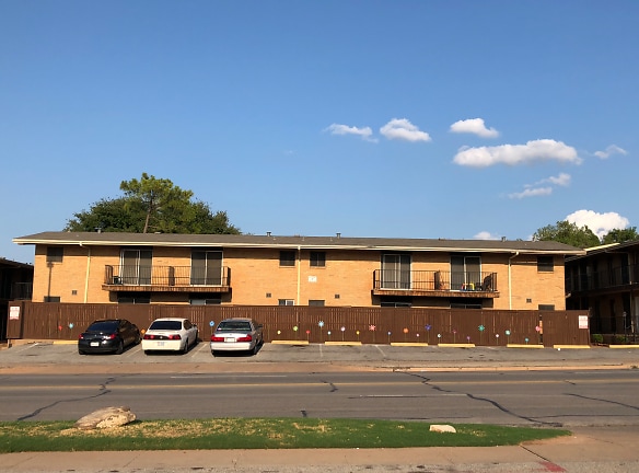 Stone Ridge Community-East Apartments - Wichita Falls, TX