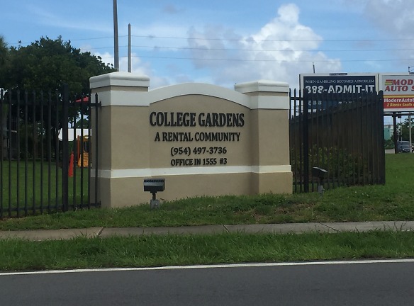 College Gardens Apartments - Dania Beach, FL