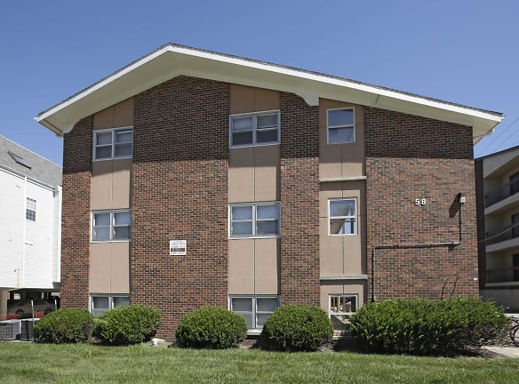 Smith Apartments- 58 E Armory - Champaign, IL