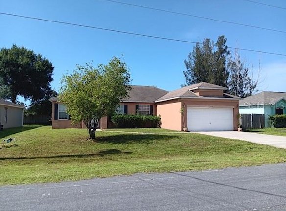 1195 Cambourne Dr - Kissimmee, FL