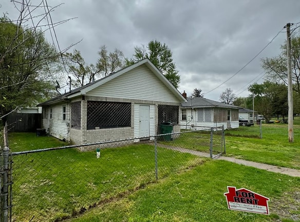 55454 Grandview Ave - South Bend, IN