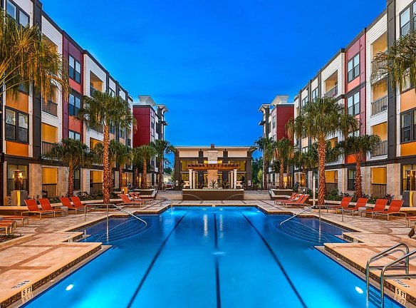 EOS Apartments - Orlando, FL