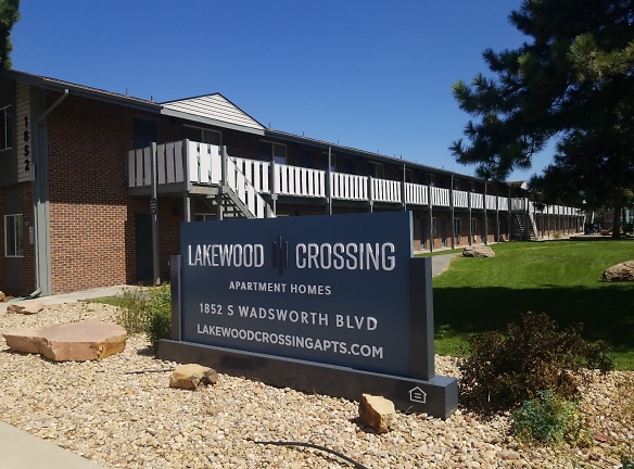 Lakewood Crossing Apartments - Lakewood, CO
