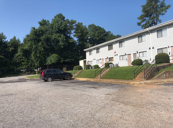 Oxford Village Townhomes Apartments - Atlanta, GA