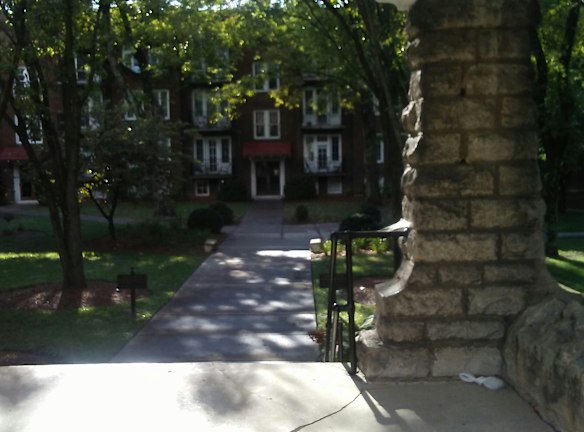 Sterling Court Apartments 2101 Belmont Blvd Nashville TN