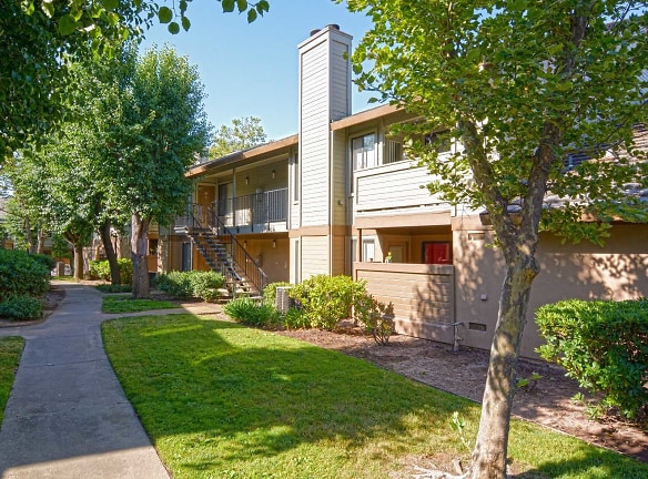 Heritage Oaks Apartments - Carmichael, CA