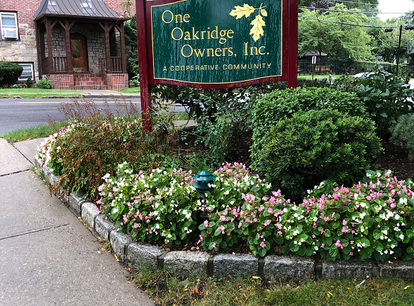 One Oakridge Owners Inc Apartments - Eastchester, NY
