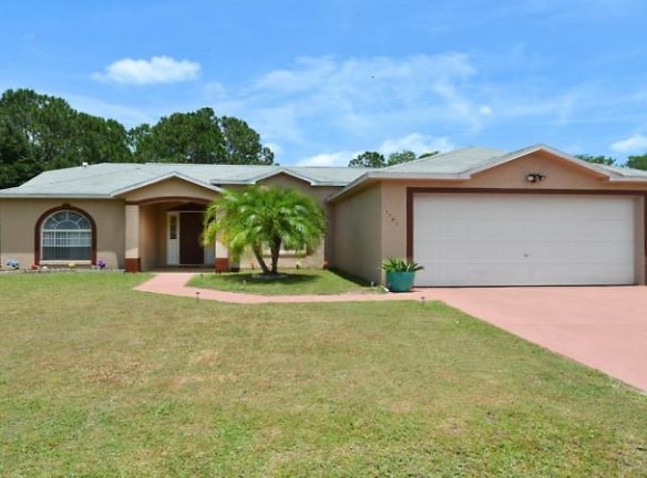 1151 Cambourne Dr - Kissimmee, FL