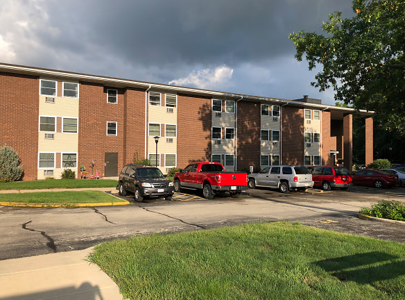 Riverview Heights Apartments - Janesville, WI