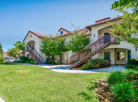 Villa Faria Apartments - Fresno, CA
