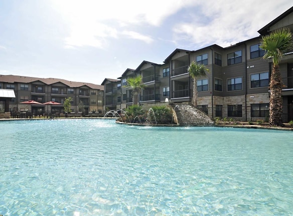 Legacy Brooks Resort Apartments - San Antonio, TX