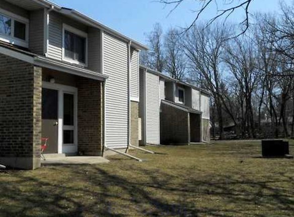 Whitewater Woods Apartments - Whitewater, WI