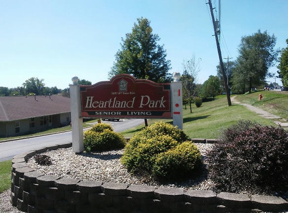 Heartland Park Living Ctr Apartments - Moline, IL