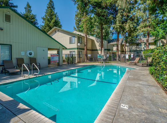 Sequoia Knolls Apartments - Fresno, CA