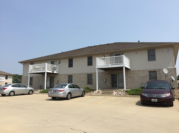 1801-21 Parkway Court Apartments - Normal, IL
