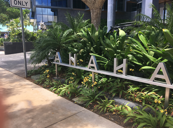 Hughes Anaha Apartments - Honolulu, HI