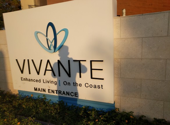 VIVANTE ON THE COAST Apartments - Costa Mesa, CA