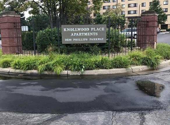 Knollwood Place Apartments - Minneapolis, MN