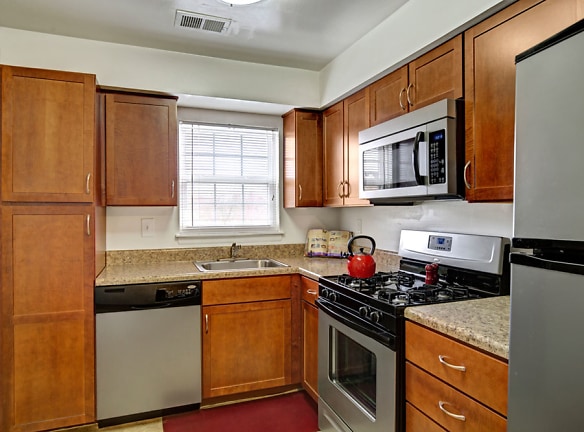 Middlebrooke Apartments And Townhomes - Westminster, MD