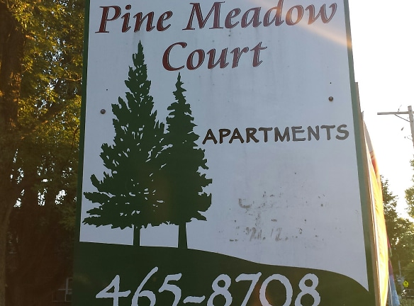 Pine Meadow Courts Apartments - Alton, IL