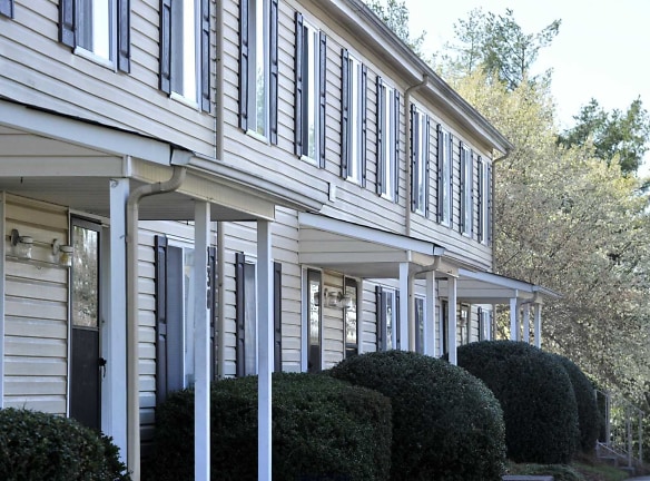 Signal Hill Apartment Homes - Statesville, NC