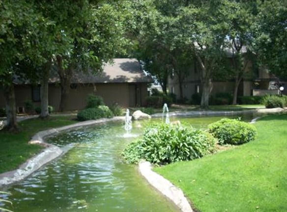 The Lakes Apartments - Fresno, CA