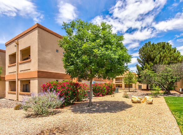 Country Crest Apartment Homes - Las Cruces, NM