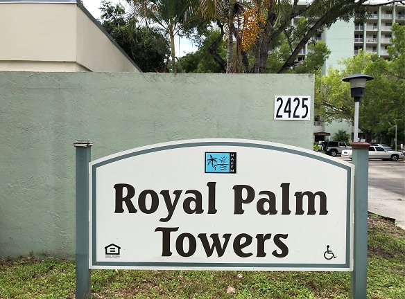 Royal Palm Towers Apartments - Fort Myers, FL
