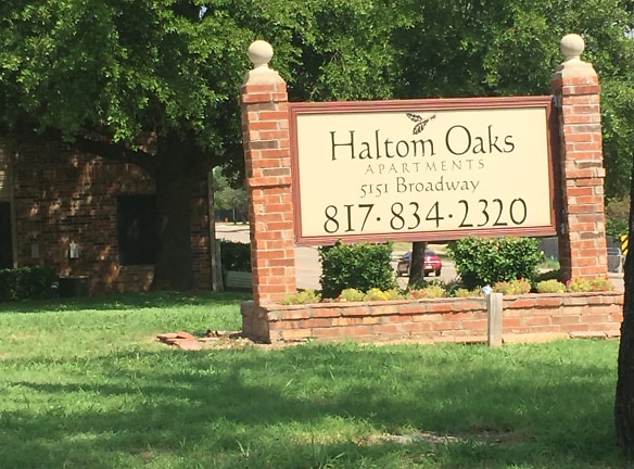 Haltom Oaks Apartments - Haltom City, TX