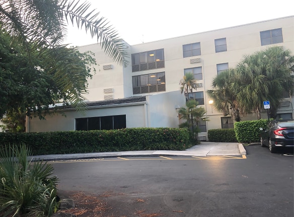 Sunbelt Manor Apartments - Hollywood, FL