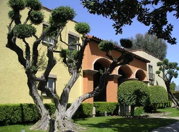 Casa Madrid - Lakewood, CA