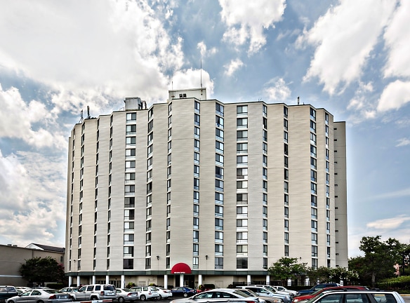 John Knox Towers Apartments - Norfolk, VA
