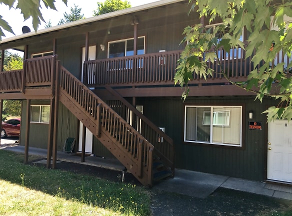 536 S 42nd St unit A-D - Springfield, OR