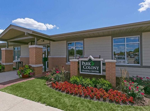 Park Colony Apartments - Des Plaines, IL