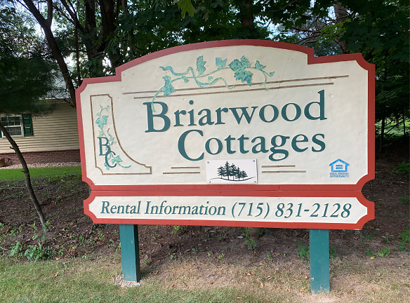 Briarwood Cottages Apartments - Eau Claire, WI