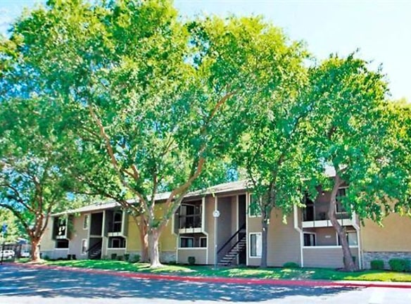 Rivercrest Apartments - Sacramento, CA