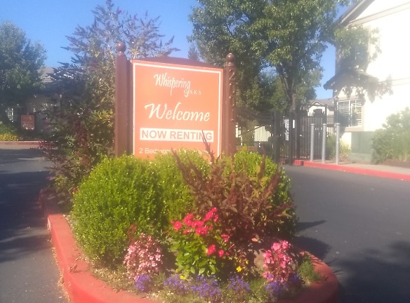 Whispering Oaks Apartments - Vacaville, CA